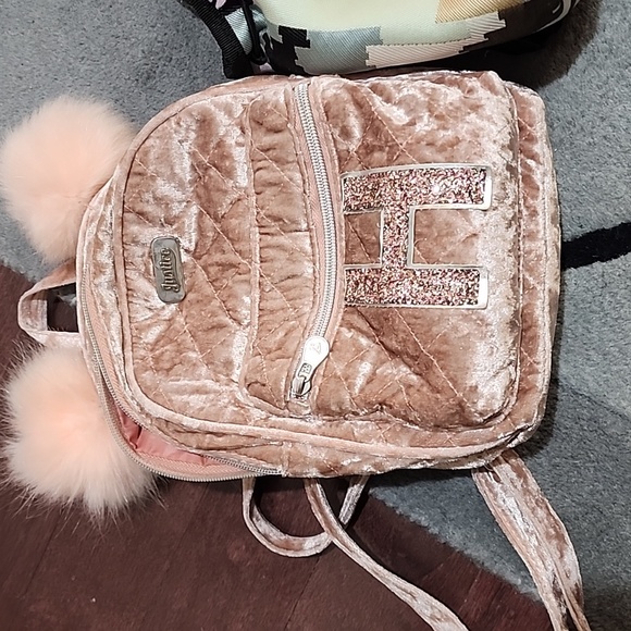 Girl's backpack Adidas and Justice bags - Picture 2 of 7